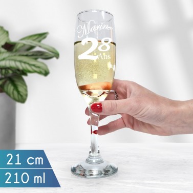 Flûte à champagne gravée. Gravure sur verre. Verre personnalisé
